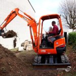 Na prenájom - RÝPADLO S OBJEMOM 2,5 T, HOJDAČKA SO ZÁVESOM