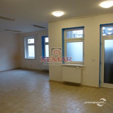 Na prenájom lukratívne obch.- kancelárske priestory v centre B. Bystrice