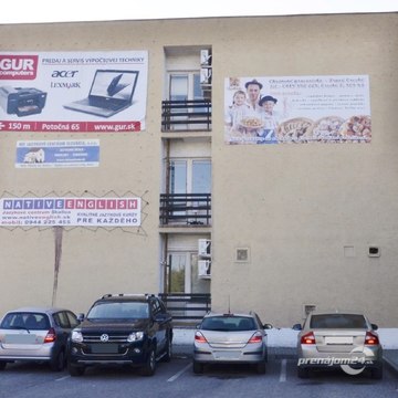 Reklamný pútač v exteriéri pri FNsP Skalica, a. s.