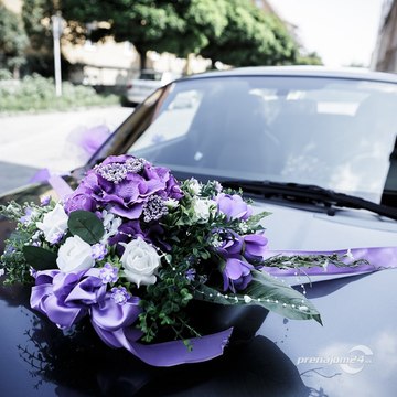 Výzdoba na svadobné auto
